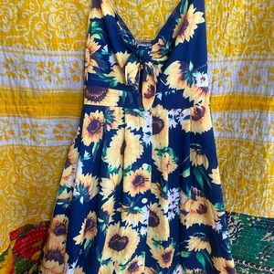 Womens summer dress w/ sunflower pattern